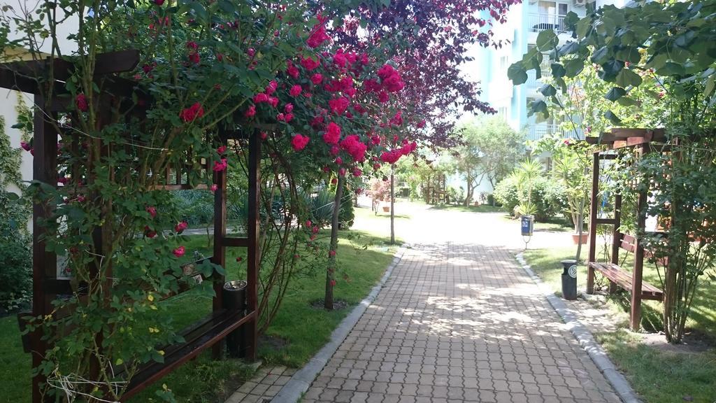 Yassen Holiday Village Sunny Beach Exterior photo