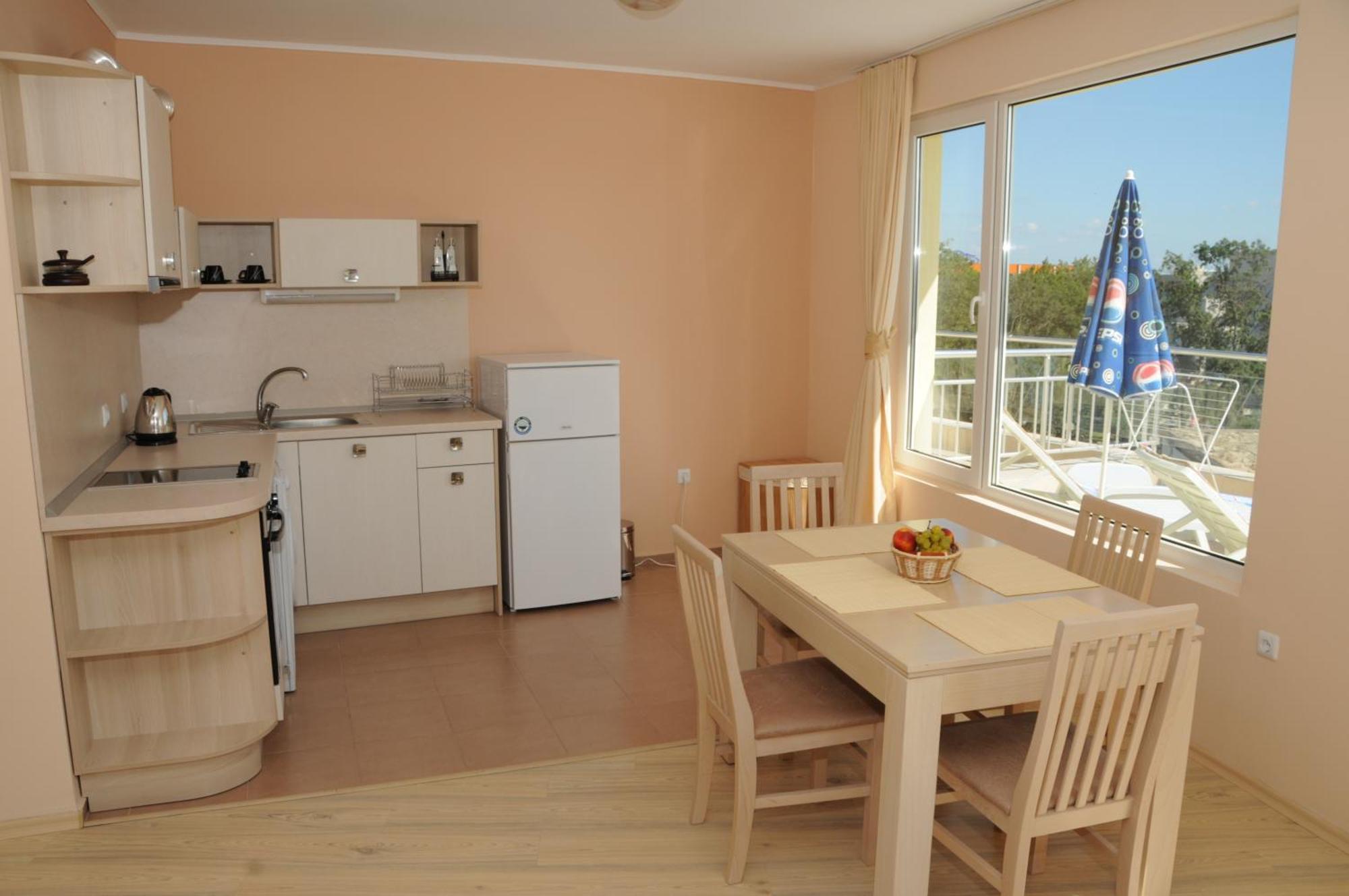 Yassen Holiday Village Sunny Beach Exterior photo