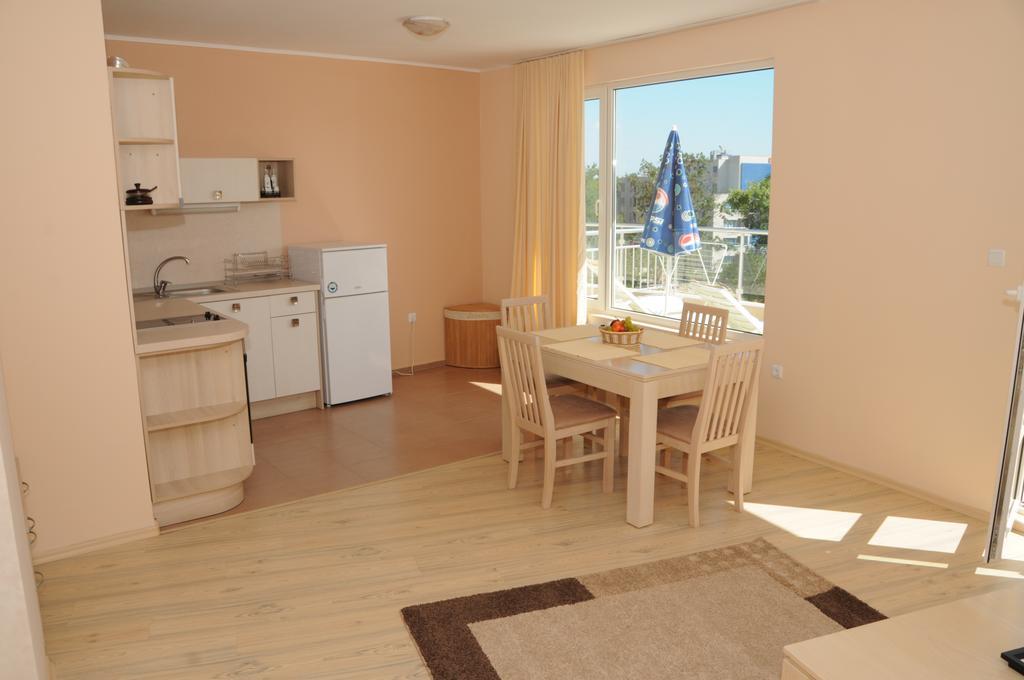 Yassen Holiday Village Sunny Beach Exterior photo